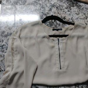 💐 Great top for work!